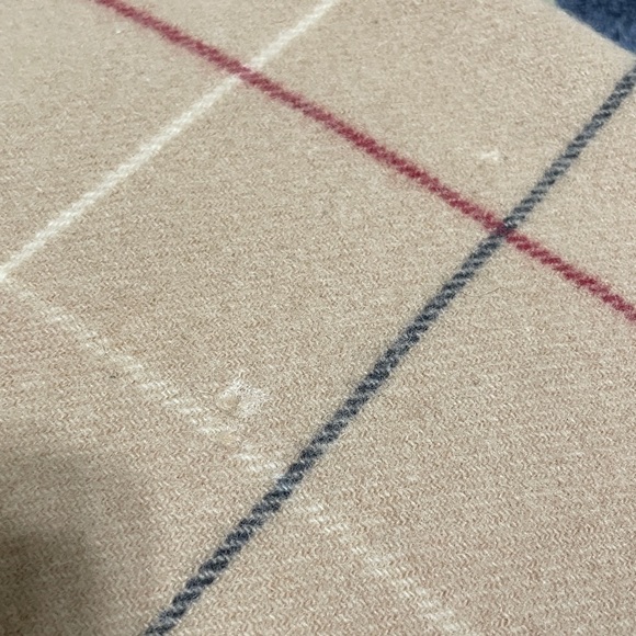 Burberry London Plaid Lap Cover - Picture 5 of 8